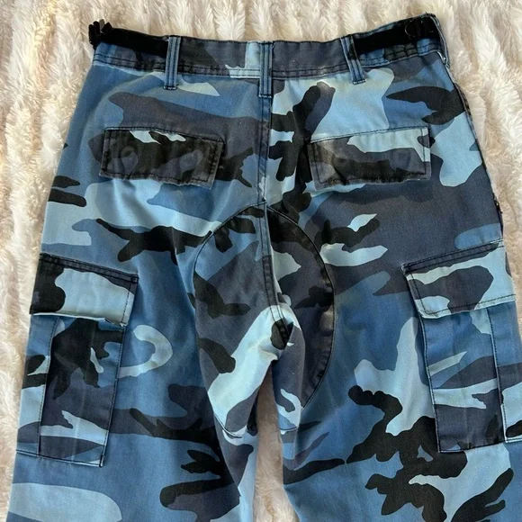 Y2K Vintage Camo Blue Cargo Pants - Picture 11 of 16
